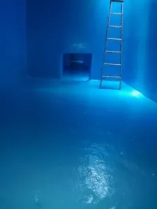 كشف تسريبات الخزانات بالشارقة