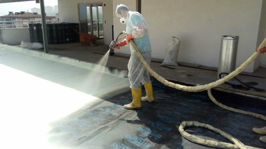 عزل الاسطح من تسربات المياه